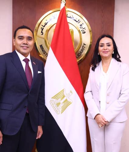 وزيرة التضامن الاجتماعي تستقبل وزير الدولة السنغافوري للشئون الخارجية والداخلية