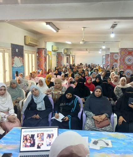 فعاليات البرنامج التدريبي المتخصص لرفع كفاءة ميسرات الحضانات بسوهاج